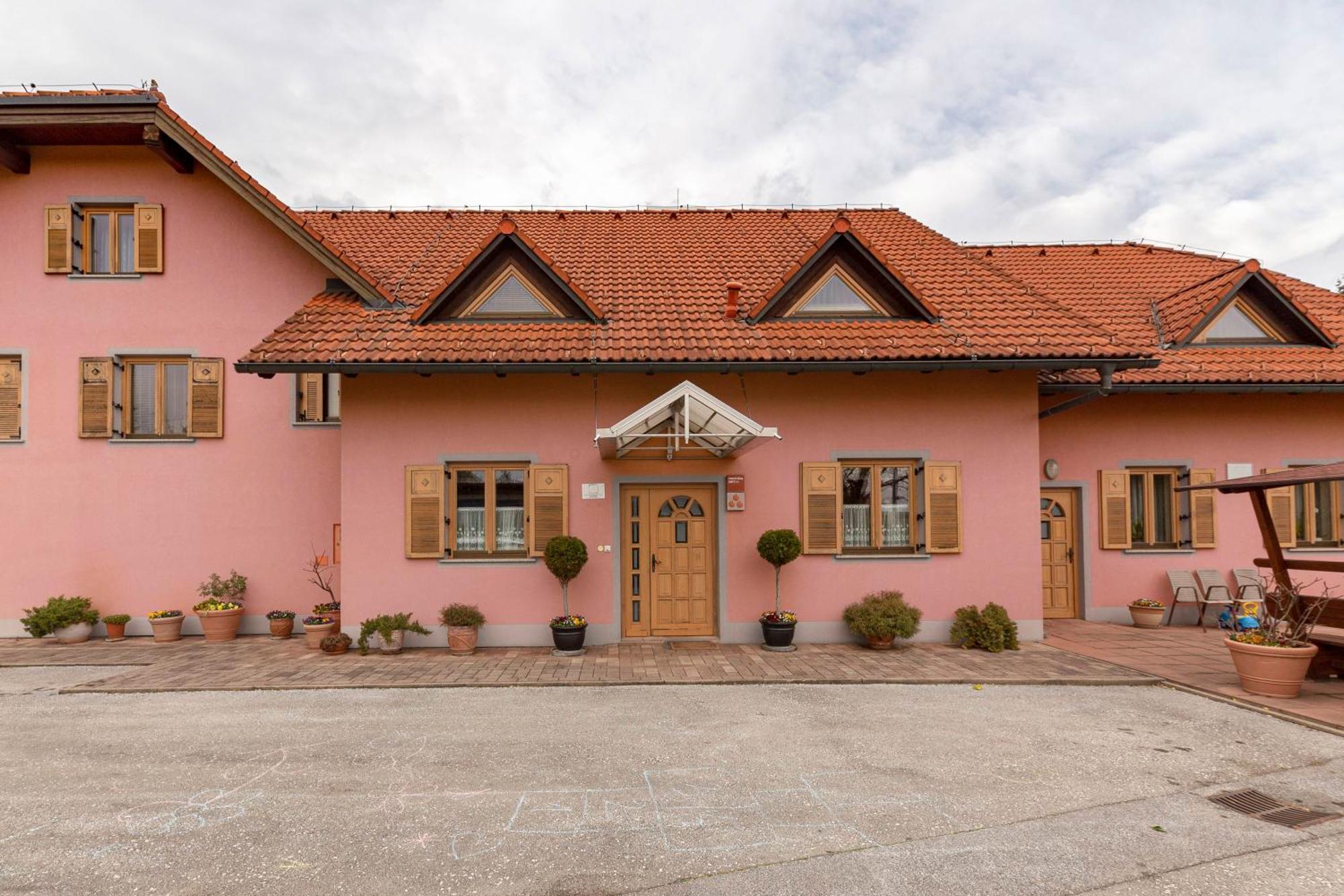 Turisticna Kmetija Protner Villa Pernica Exterior foto